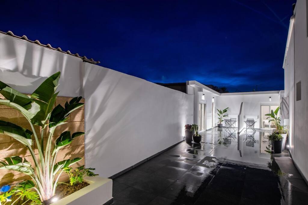 Sunwaves Beach Studio II Ialysos  Exterior photo